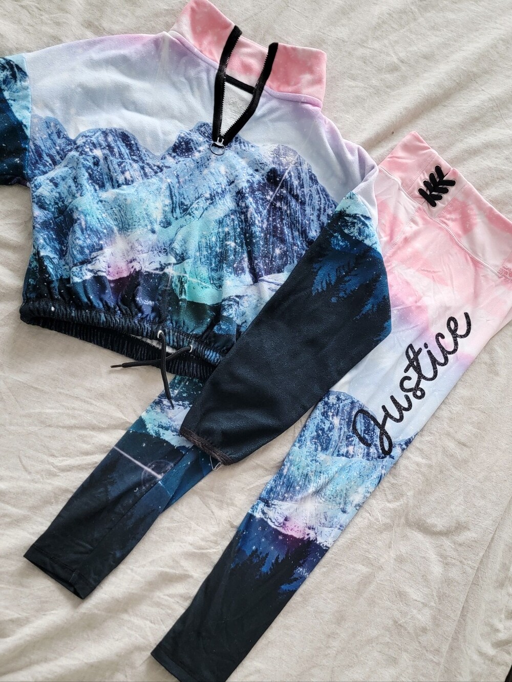 Justice Girls' Pink & Blue Mountain Print Leggings - Kids Bottoms